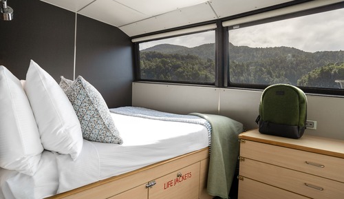 Captain Cook Cabin - Deluxe King Room