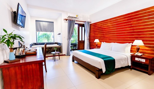 Deluxe Double Room, Pool View