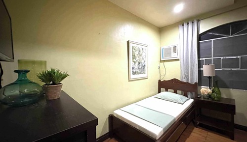 Basic Single Room, 1 Twin Bed, Shared Bathroom