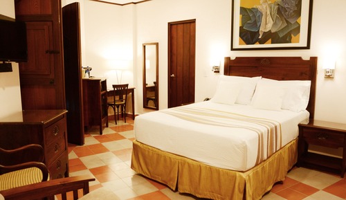 Executive Studio Suite, 1 Queen Bed, Non Smoking (Studio Room)
