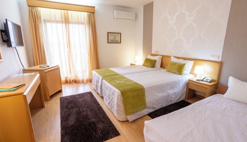 Twin Room, Multiple Beds