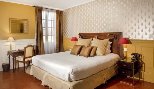 Double Room (1 Caractere - Main Building)