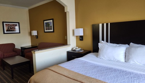 Suite, 1 King Bed, Non Smoking