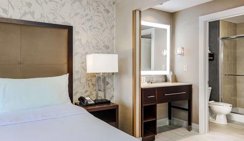 Studio, 1 King Bed, Accessible, Non Smoking (Mobility & Hearing, Bathtub)