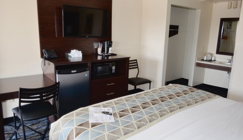 Standard Room, 1 Queen Bed