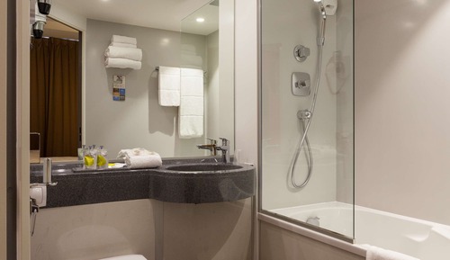 Superior room 3 single beds