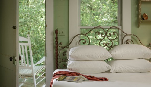Bungalow, 2 Bedrooms, Private Bathroom (Bluebonnet Bungalow)