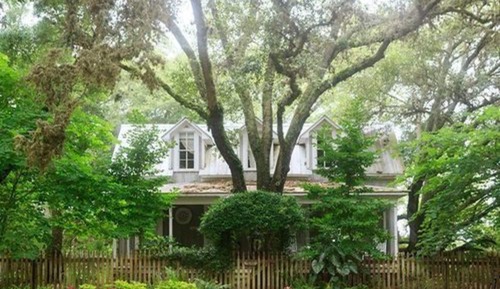 House, Private Bathroom (Texas Farm House)