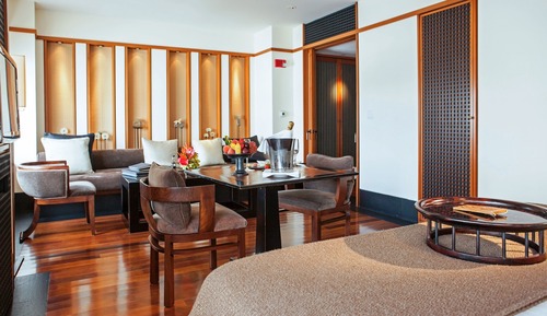Studio Suite, City View