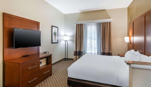 Suite, 1 King Bed, Accessible, Non Smoking