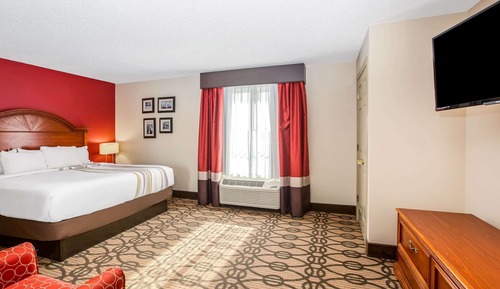 Suite, 1 King Bed, Non Smoking