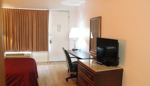 Deluxe Room, 2 Double Beds, Refrigerator & Microwave