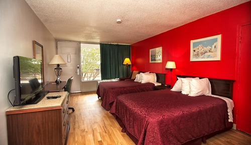 Deluxe Room, 1 King Bed, Refrigerator & Microwave