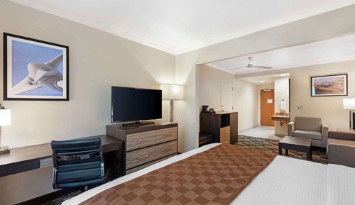 Suite, 1 King Bed with Sofa bed, Non Smoking, Kitchen (with Sofabed)