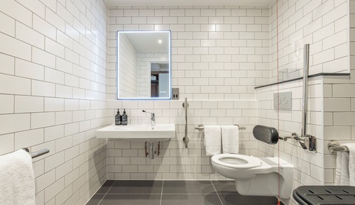 Standard Room, 1 King Bed, Accessible Bathtub