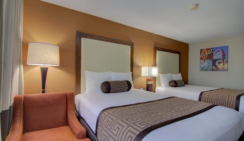 Room, 2 Queen Beds, Non Smoking (Exterior)