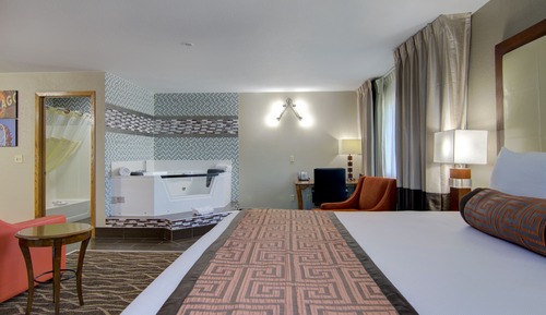 Suite, 1 King Bed, Non Smoking, Jetted Tub with mood lighting, Indoor