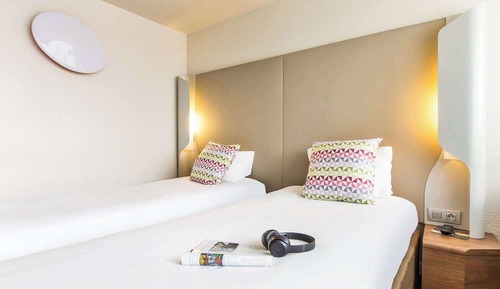 Next Generation, Room, 2 Twin Beds
