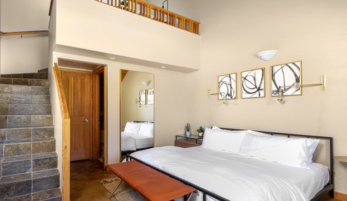 Standard Room, 1 King Bed
