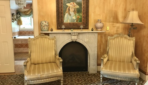 Room (Camelot Room)