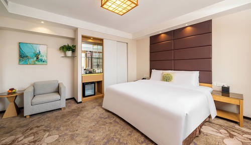 Deluxe King Room