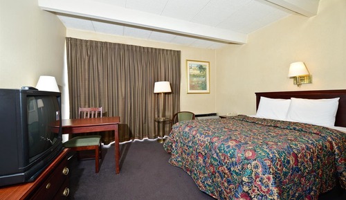 Room, 1 King Bed, Non Smoking, Jetted Tub
