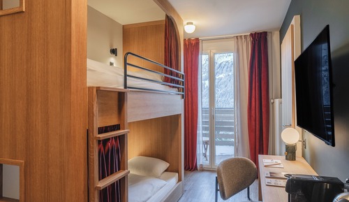 Room with bunk beds