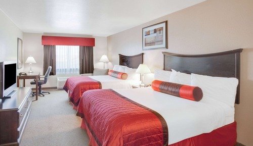 Suite, 2 Bedrooms, Accessible, Non Smoking (Tub with Grab Bars)