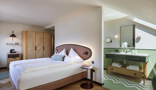 Deluxe Studio Suite