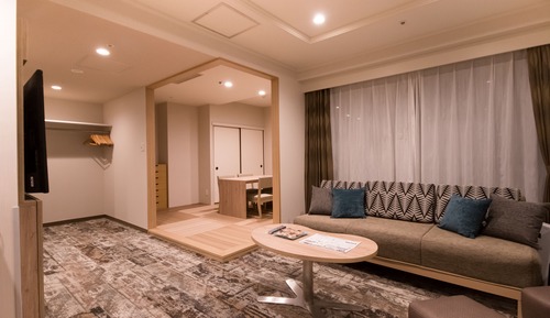 Deluxe Suite, Non Smoking, Corner (Main Tower)