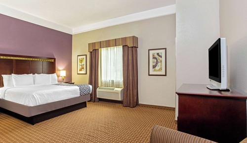 Studio Suite, 1 King Bed, Accessible, Non Smoking (Mobility,Hearing,Roll-In Shower)