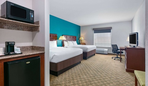 Suite, Non Smoking (2 King Beds)