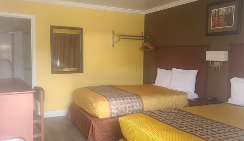 Standard Room, 2 Double Beds, Mountain View