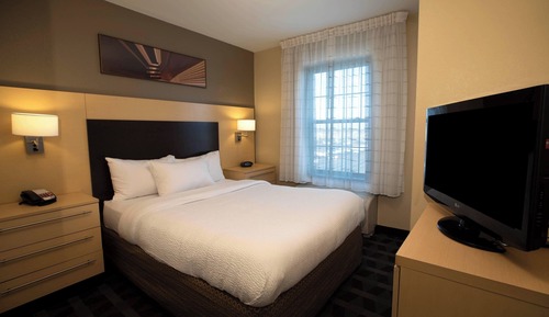 Suite, 2 Bedrooms (Mobility Accessible, Tub)