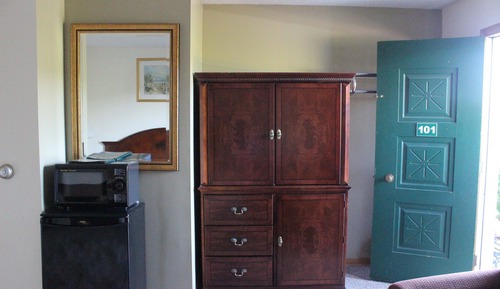 Standard Room, 1 Queen Bed