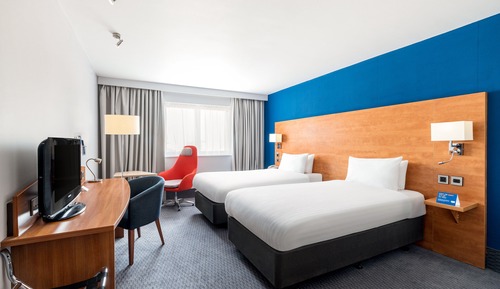 Standard Room, 2 Twin Beds, Accessible (with Free Hot Breakfast)