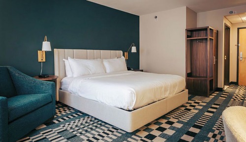 Standard Room, 1 Queen Bed, Accessible