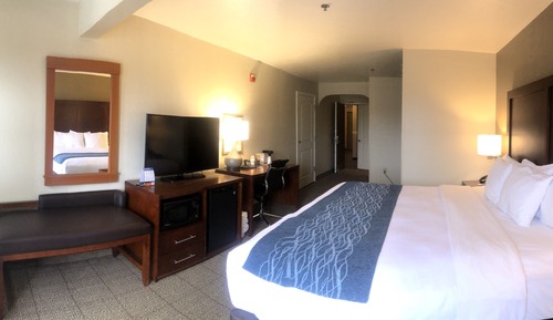 Suite, 1 King Bed, Accessible, Non Smoking