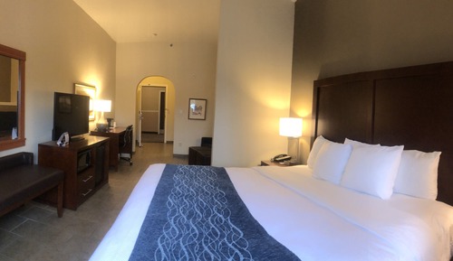 Standard Room, 1 King Bed, Accessible, Non Smoking