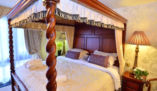 Four Poster