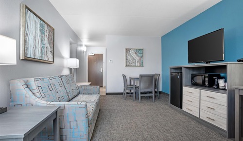 Suite, 1 King Bed with Sofa bed, Non Smoking, Refrigerator & Microwave (with Sofabed)