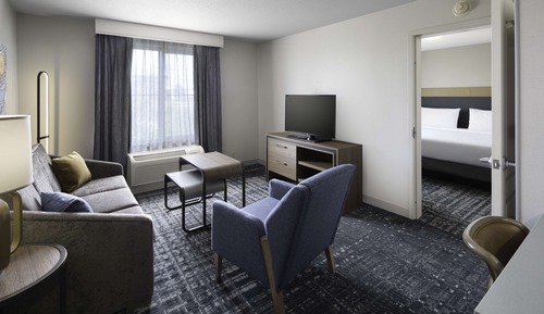 Suite, Accessible, Bathtub