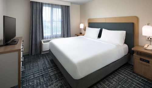 Suite, Accessible, Bathtub