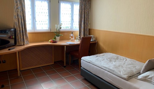 small double room with french mattress