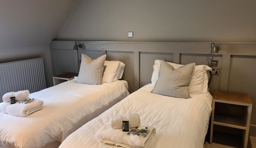 Superior Twin Room, Ensuite