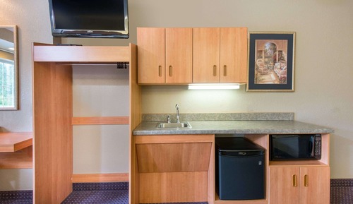 Suite, 1 Queen Bed, Accessible, Non Smoking (Mobility, Hearing, Tub w/Grab Bars)