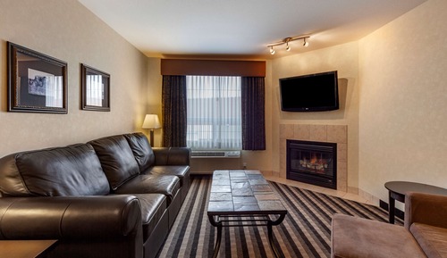 Suite, 1 King Bed, Non Smoking, Fireplace