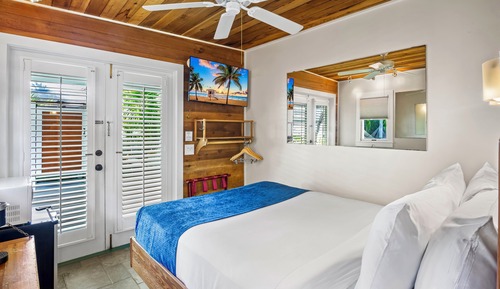 Queen Island Room