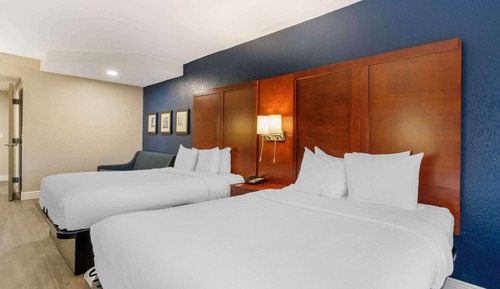 Suite, 2 Queen Beds, Non Smoking