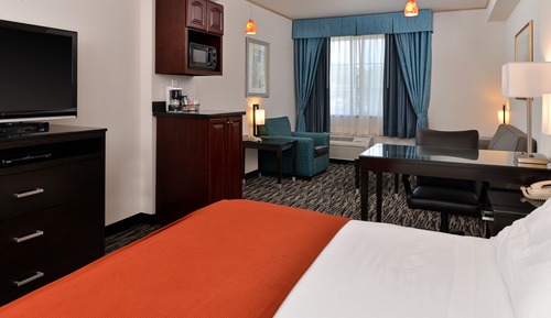 Suite, 1 King Bed, Accessible (Communications, Mobility, Access Tub)